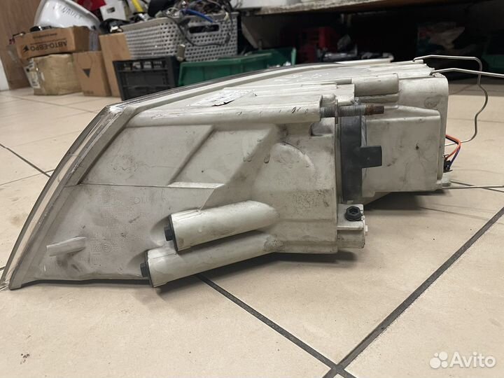 Фара правая 20-A669-05-2B skoda Octavia A5