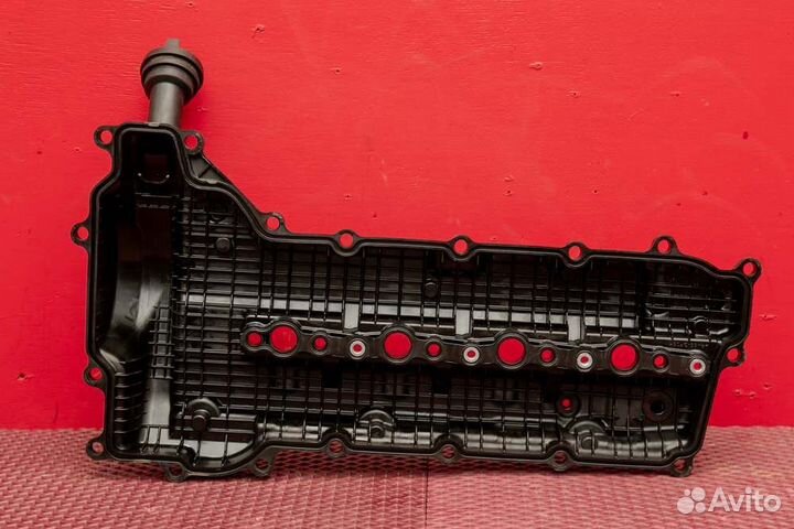 Клапанная крышка правая Toyota Land Cruiser 200