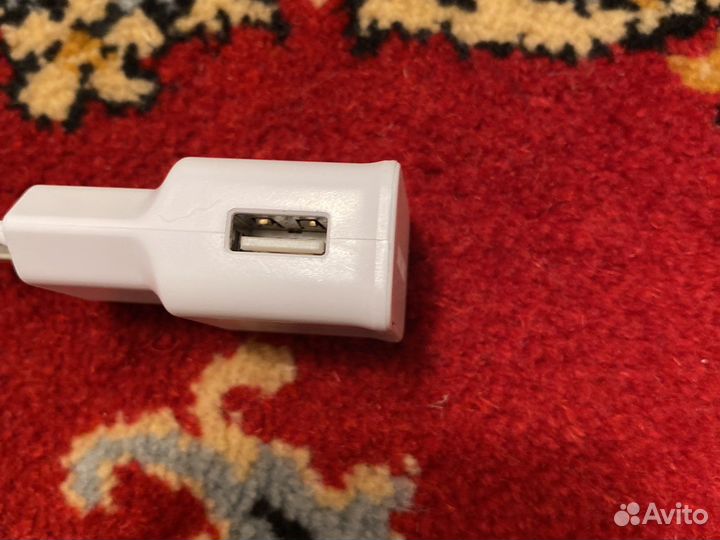 Зарядное устройство для телефона