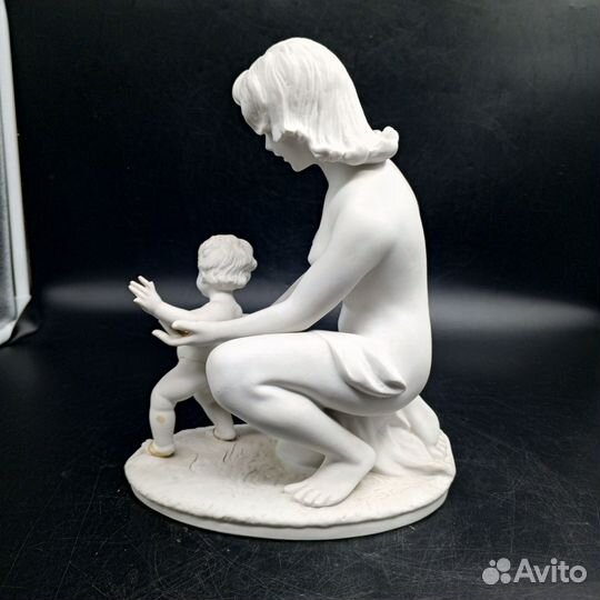 Статуэтка мать и дитя фарфор редкость 1894