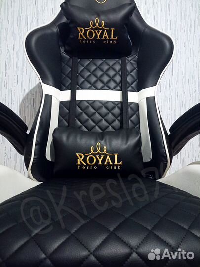 Геймерское кресло Royal с подножкой