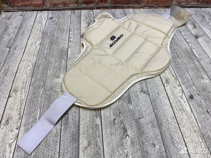 Защита корпуса для каратэ BoyBo белая