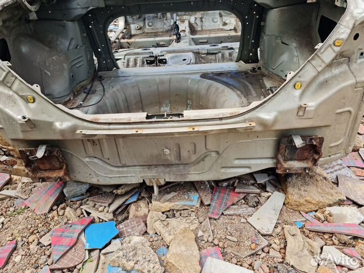 Заднее крыло Kia Spectra