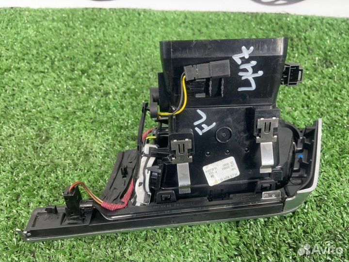 Дефлектор воздушный передний левый Mercedes-Benz