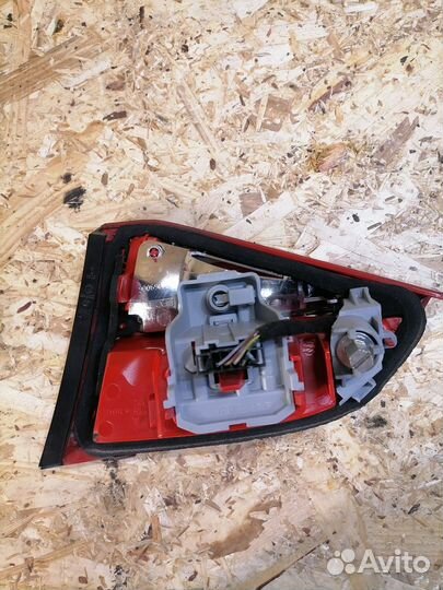 Фонарь левый задний в 5ую дверь Audi A4 B8