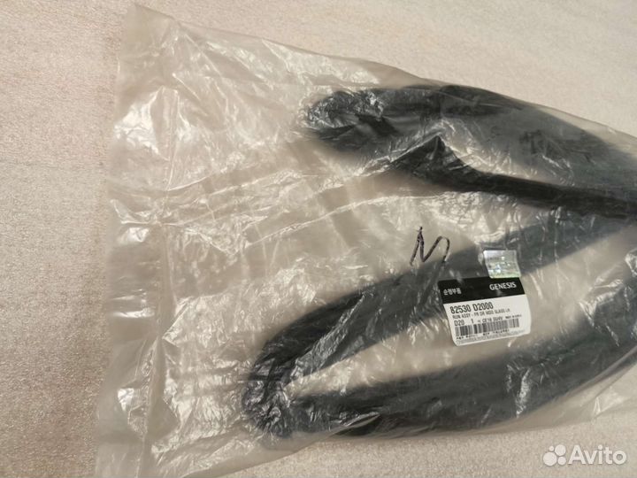 Уплотнитель стекла двери левой genesis G90