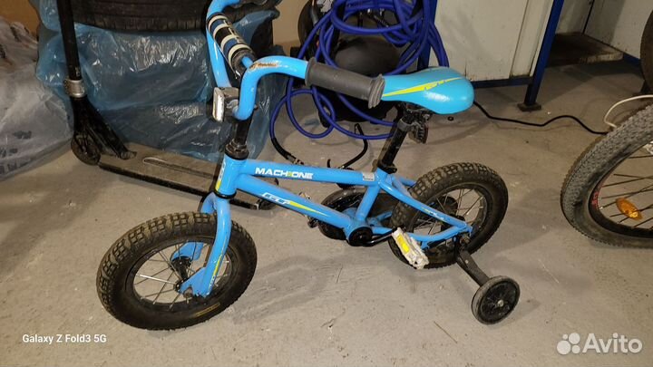 Велосипед детский GT с доп. колёсами