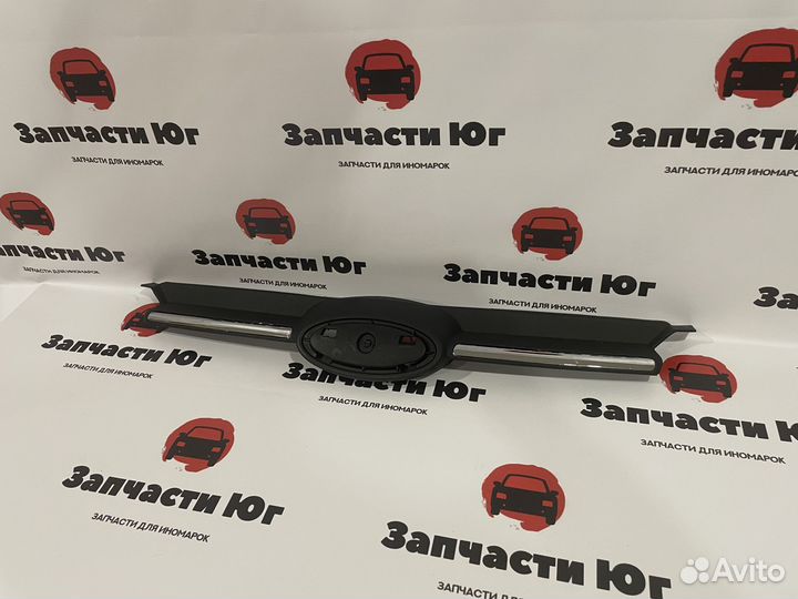 Решетка радиатора Ford Focus 3 2011-2015