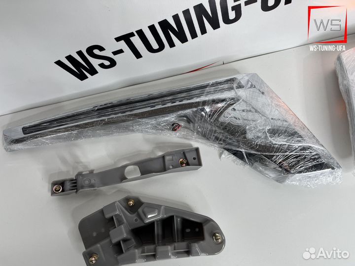 Бегающие поворотник toyota land cruiser 200 V652