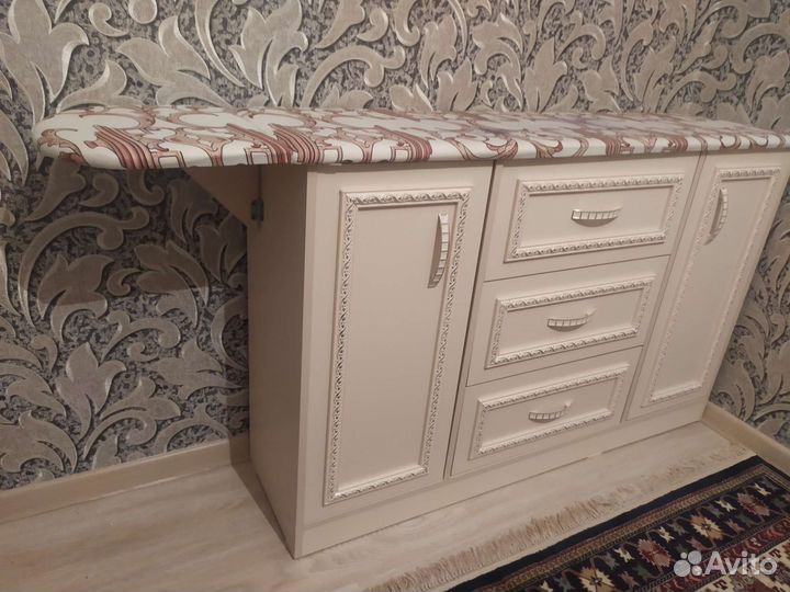 Гладильный стол