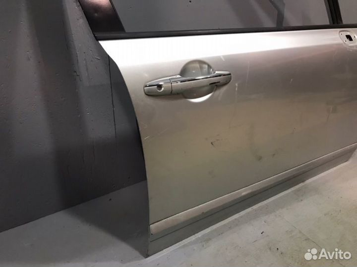 Дверь передняя правая Honda Civic 8 4D FD