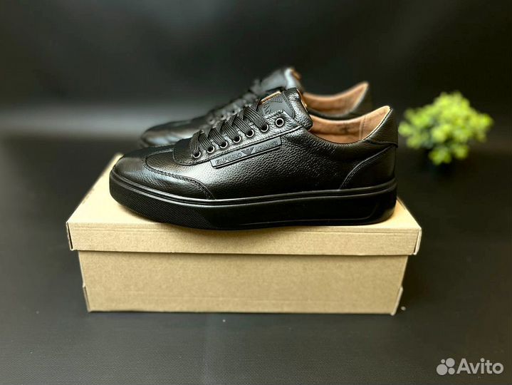 Кроссовки Armani удобные