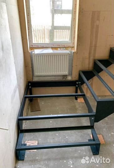 Металлические лестницы с поворотом