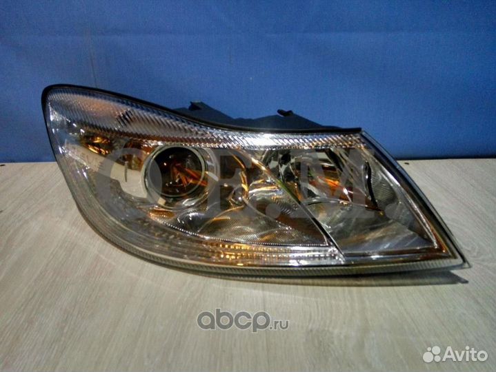 Фара правая Skoda Octavia A5