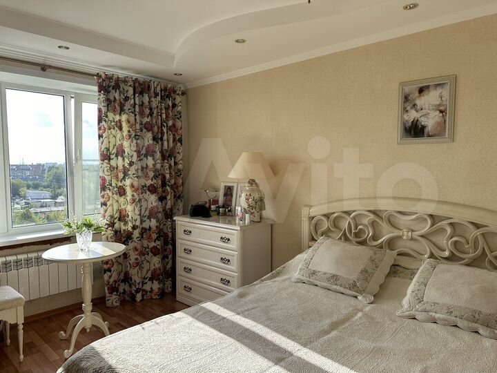 3-к. квартира, 77 м², 8/10 эт.