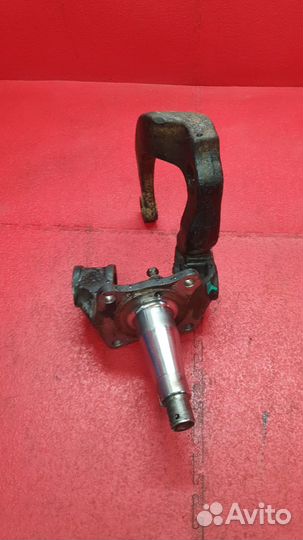 Кулак поворотный (цапфа) левый isuzu NMR 85 E5