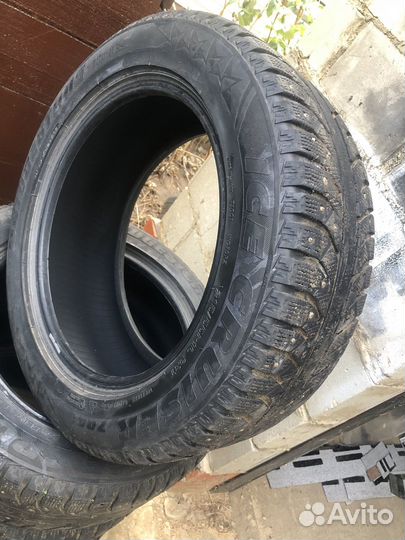 Bridgestone Ice Cruiser 7000 215/55 R16 93T