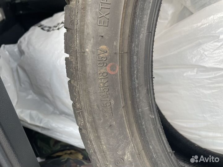Triangle Snowlink TWT02 225/45 R18 95V