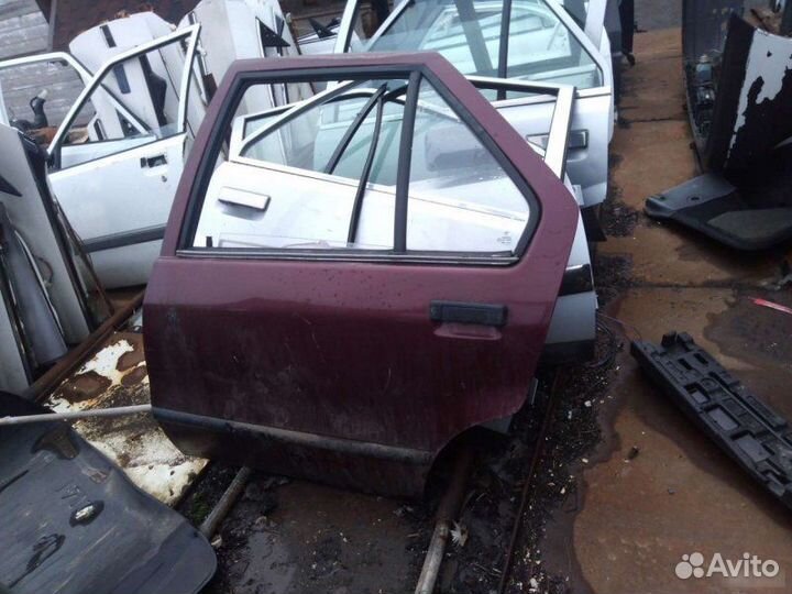 Дверь Renault 19
