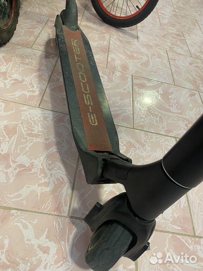 Электросамокат E-Scooter