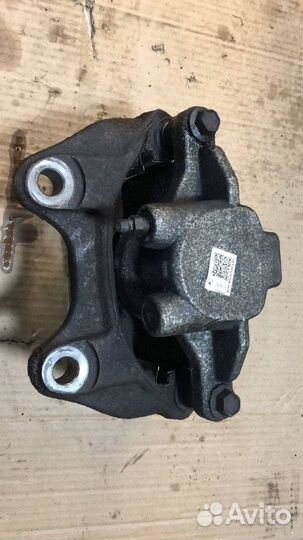 Суппорт тормозной задний правый Cadillac Escalade