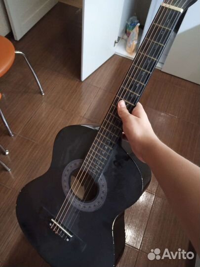 Комплект гитара со струнами и с чехлом