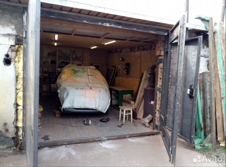 Продам гаражные метал.двери с обратной рамой