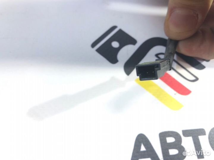 Ответная часть ремня безопасности передняя левая