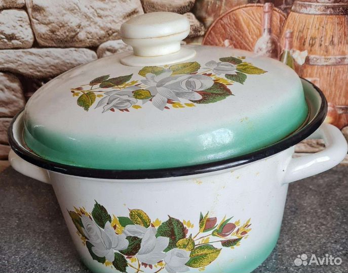 Кастрюля эмалированная