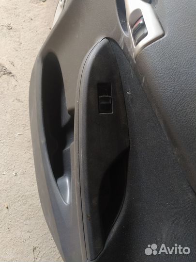 Дверная карта(обшивка)задней правой двери