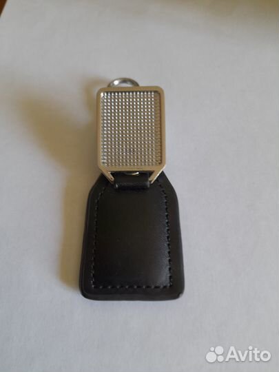 Брелок для ключей на авто Nissan