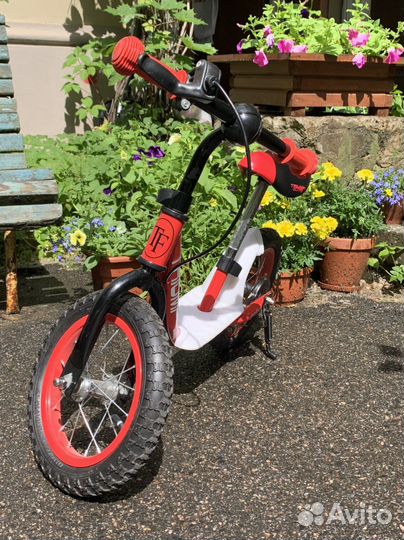 Беговел Triumf active