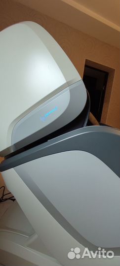 Массажное кресло Aura от Casada