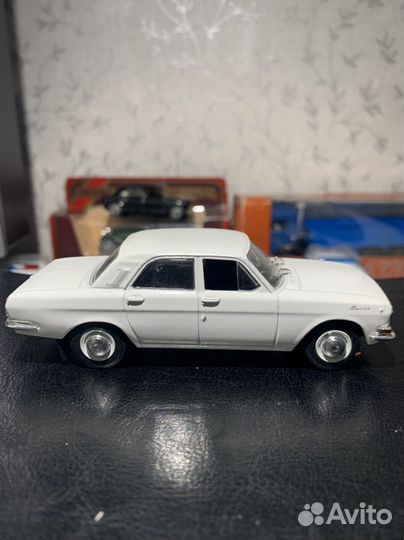 Модель автомобиля Волга 2401 1:43