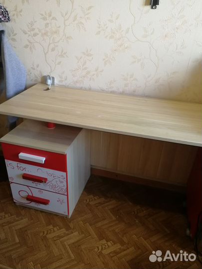 Компьютерный стол