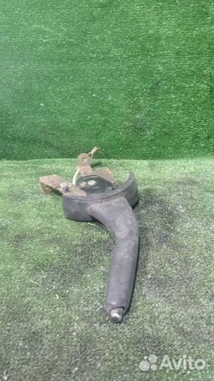 Рычаг стояночного тормоза Mitsubishi Lancer Cedia