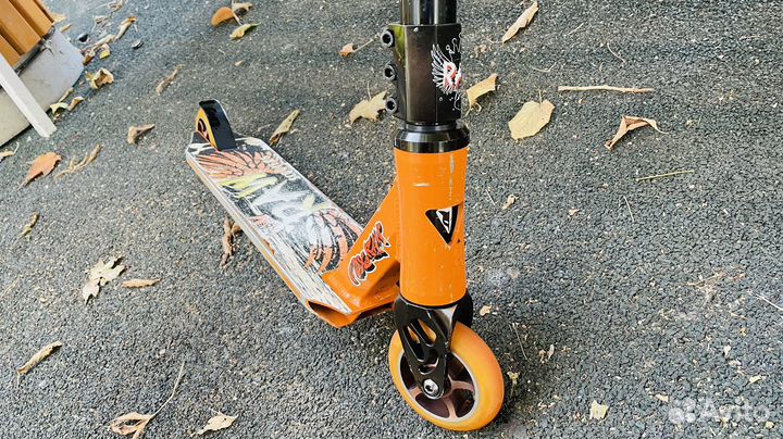 Трековый самокат