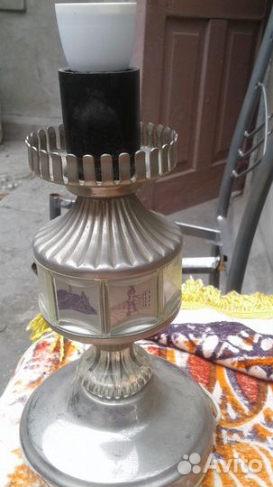 Настольная лампа