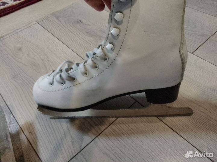 Коньки фигурные 36-37 размер