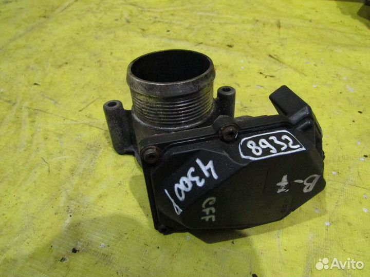 Дроссельная заслонка Volkswagen Passat B7 11г 8932