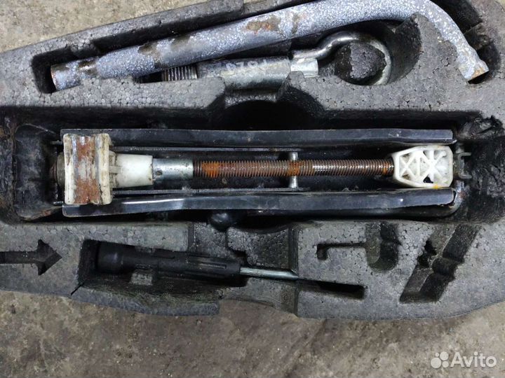 Volkswagen Polo 5 набор инструментов