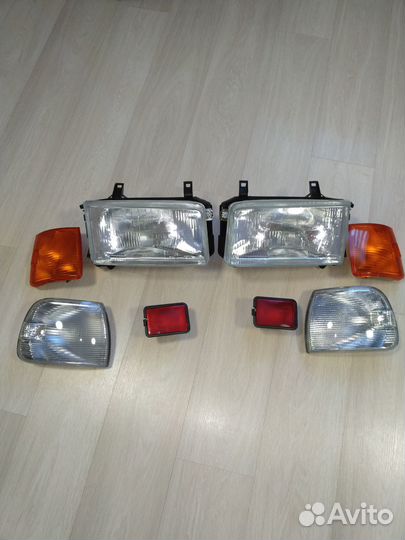 Фары на Volkswagen Transporter. Caravelle Т4