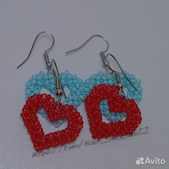 Серьги из бисера ввиде сердец
