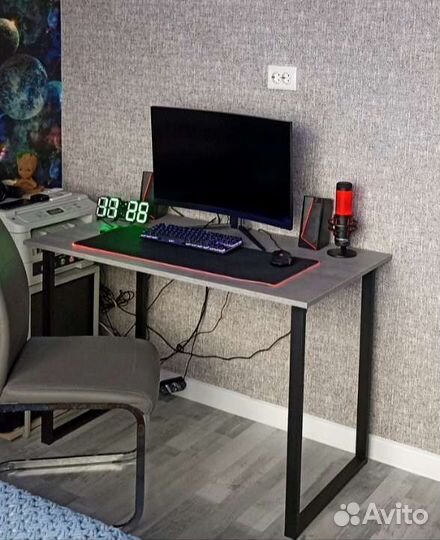 Компьютерный стол лофт