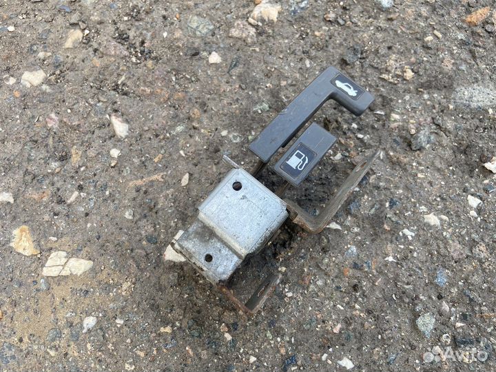 Ручка открытия бензобака и багажника Honda Domani