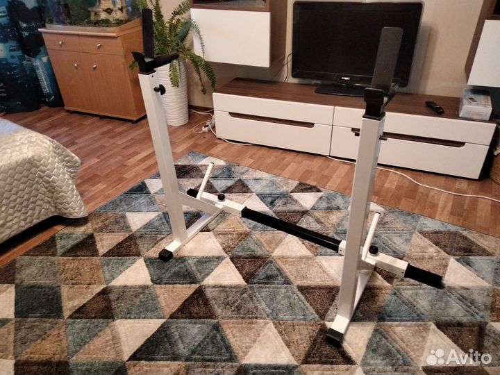 Стойки под штангу для жима и приседа