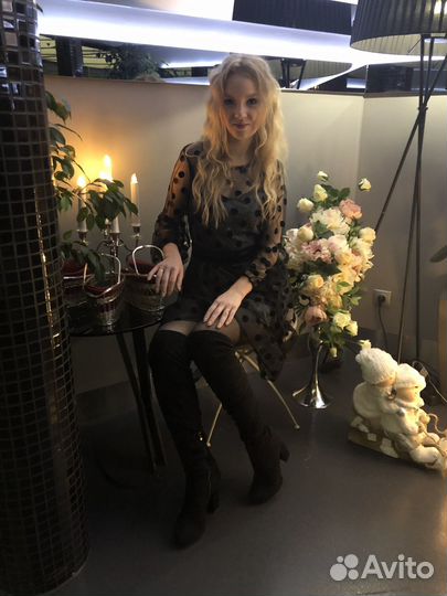 Блестящее платье в горох