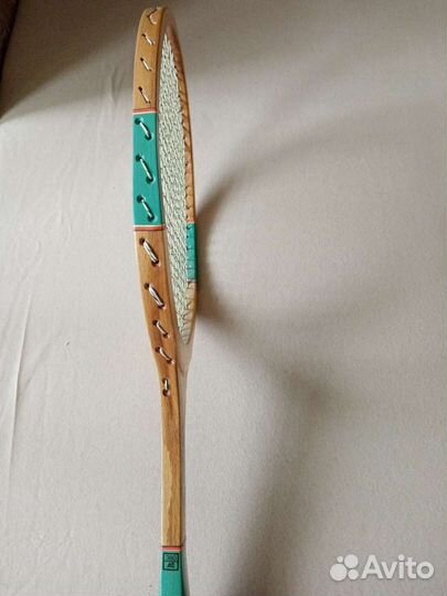 Ракетка для тенниса или бадминтона 