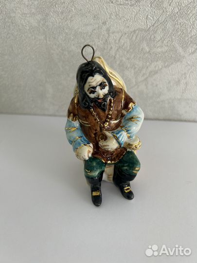 Елочные игрушки из фарфора