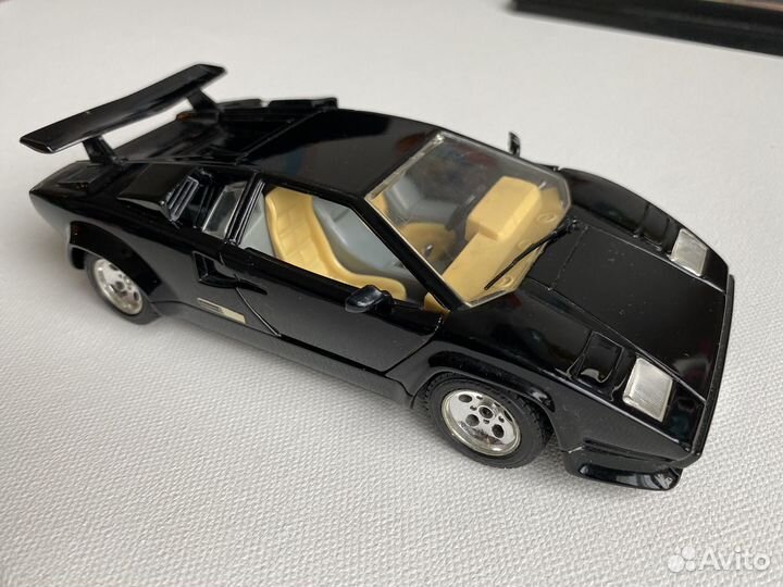 Модель автомобиля Lamborghini Countach (1998)